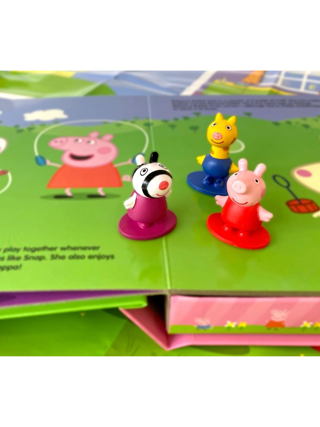 Peppa Pig – My Busy Book (10 Figurines & Playmat)